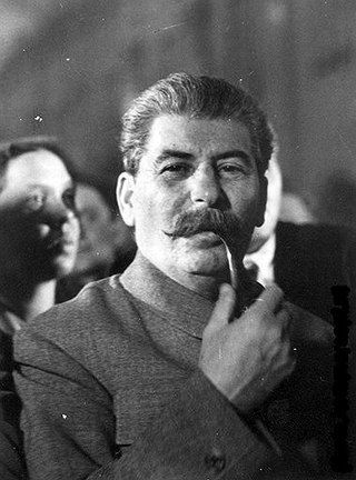 Stalin fumando